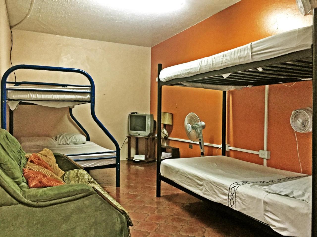 Hostel Trotamundos Алахуела Екстер'єр фото